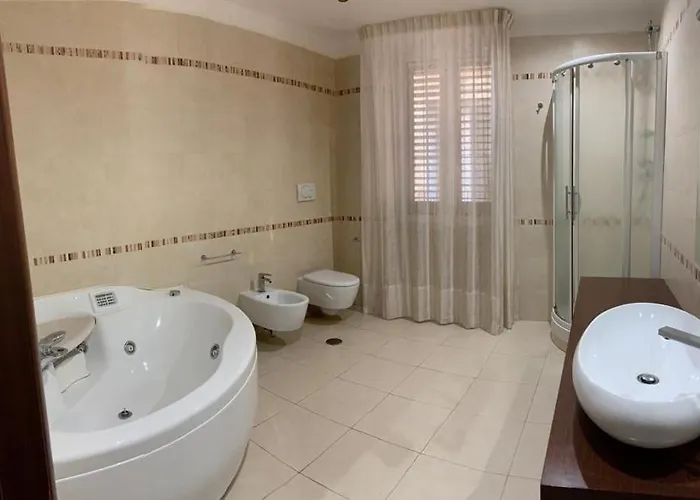 Oda ve Kahvaltı San Cataldo 4*